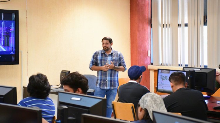 Impulsa la UTEZ la enseñanza de  las tecnologías de la información