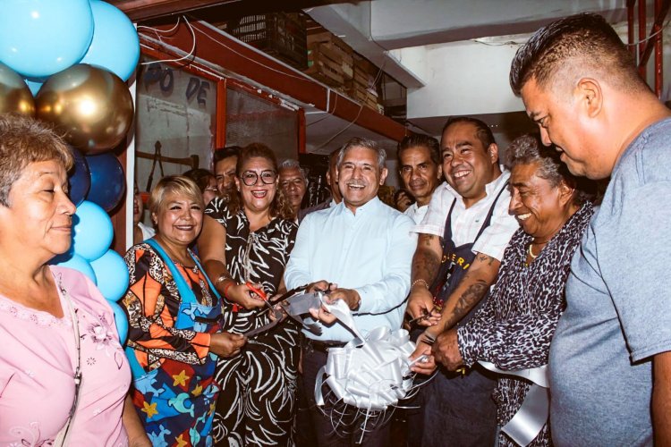 Celebró el alcalde Urióstegui  a los comerciantes del ALM