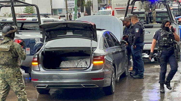 Detectan policías y soldados auto  robado en avenida de Cuernavaca