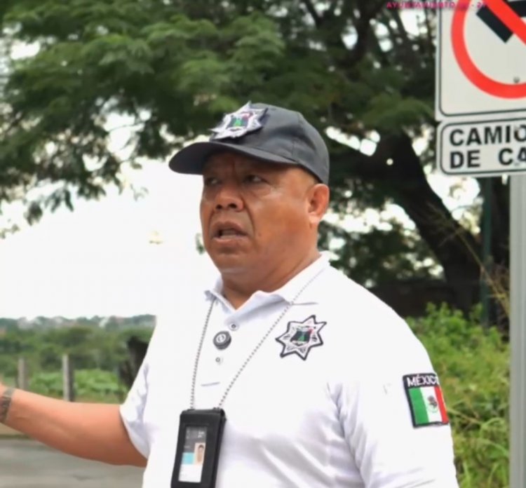 Restringen paso de camiones en  zona de la mina de Tezontepec