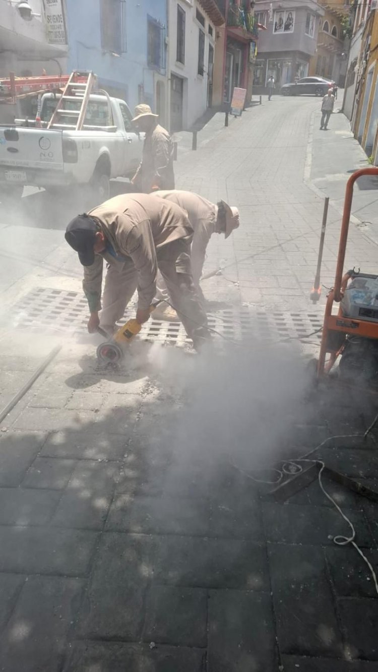 Se cambia rejilla pluvial en calle Gutenberg de la capital