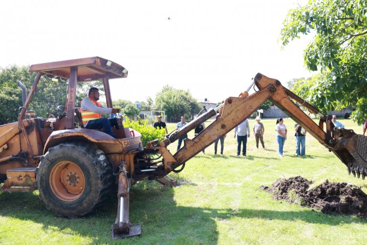 Gobiernos estatal y de Coatlán mejoran infraestructura de escuela en Michapa