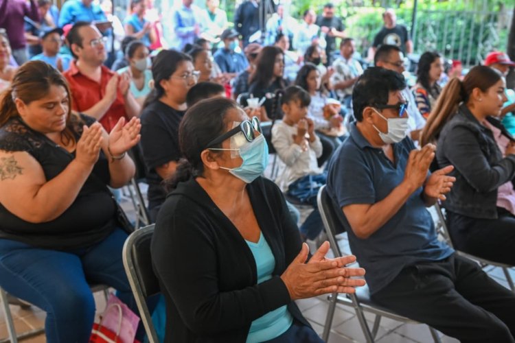 Se apoya a adultos mayores con problemas de cataratas