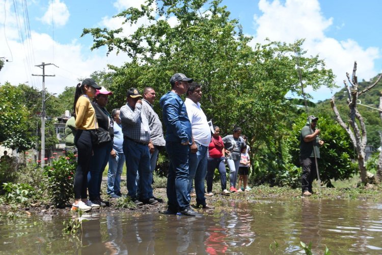 Personalmente, alcalde Eder Rodríguez  asistió a familias afectadas por lluvias