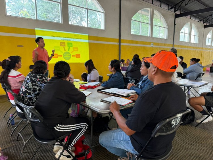 Se capacitó a emprendedores  en siete regiones estratégicas