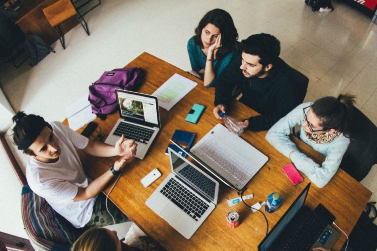 Más de 90% de egresados  sugiere estudiar en UAEM