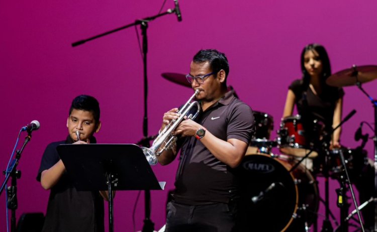 Fue amplia la oferta cultural en el  Teatro Ocampo durante el asueto