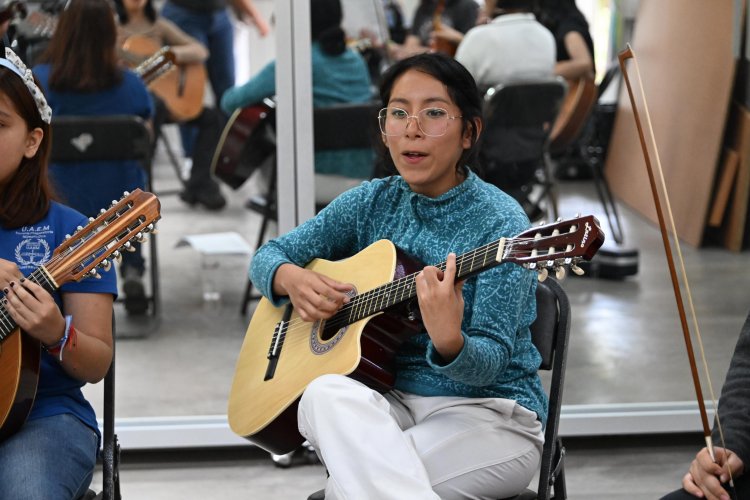 Convocan a ser parte de la Tuna Femenina de la UAEM