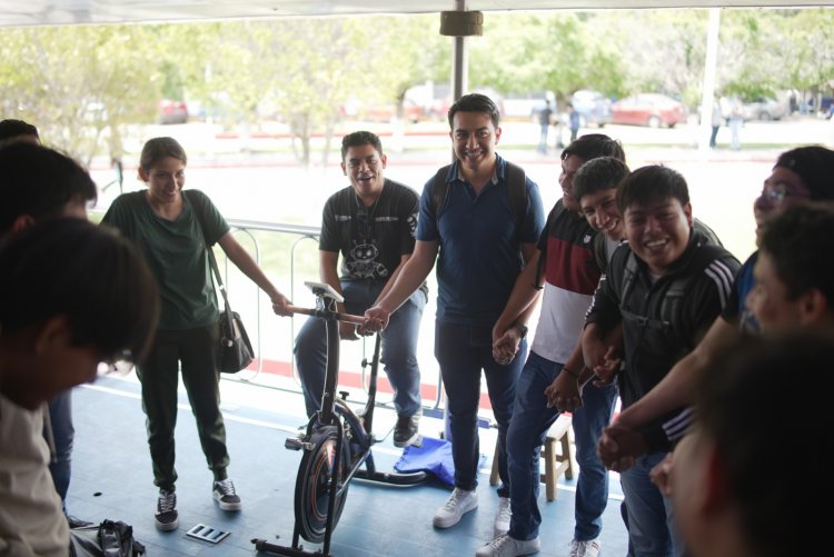 Recibieron jóvenes al tráiler de la ciencia en Zacatepec