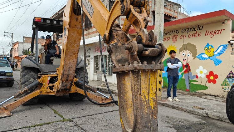 Rehabilitan drenaje sanitario en  la col. Cuauhtémoc en Jojutla