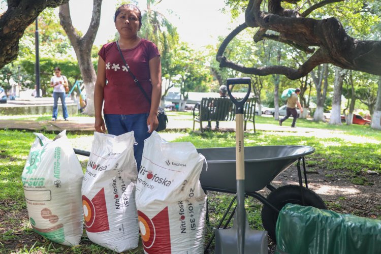 Impulsa Eder Rodríguez Casillas  producción ornamental en Jiutepec