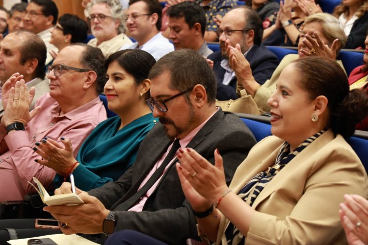 Estudiantes del Cobaem publicaron  textos científicos en revista de UNAM