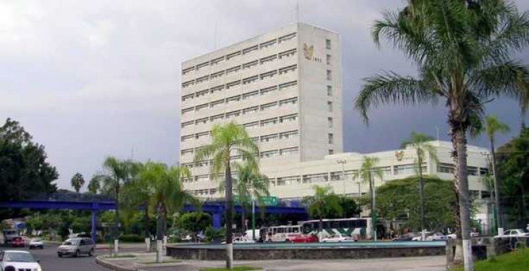 Construyen andador vial frente  al IMSS, en la Av. Plan de Ayala