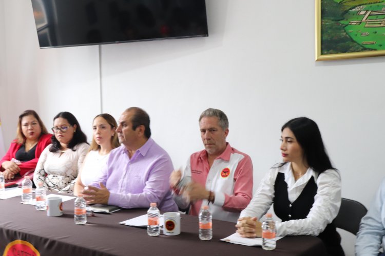 Fomenta proyectos productivos  el gobierno estatal con sindicato