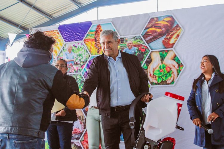 José Luis Urióstegui continúa  fortaleciendo campo capitalino