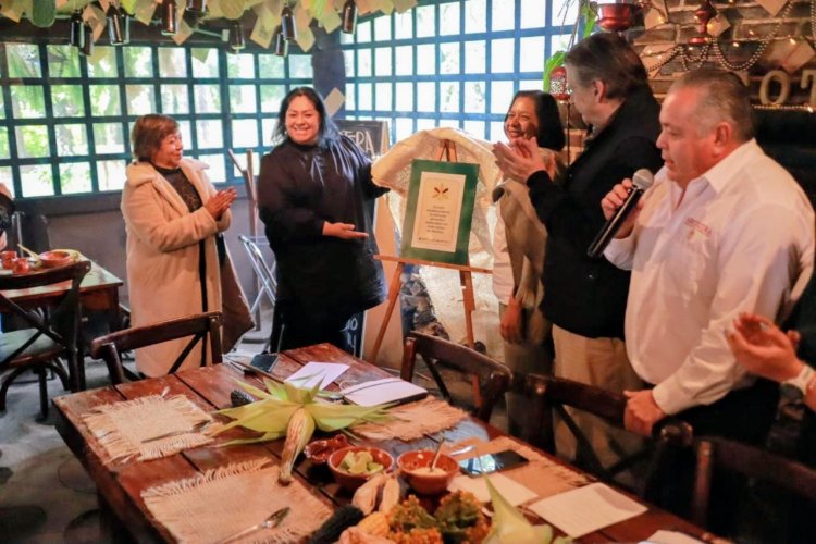 Honra gobierno de Morelos a productores del maíz nativo