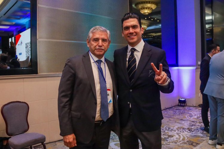 Participa Urióstegui en el foro América Libre