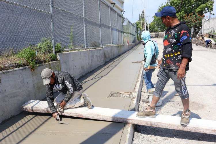 Construcción de acceso al hospital de Jiutepec avanza