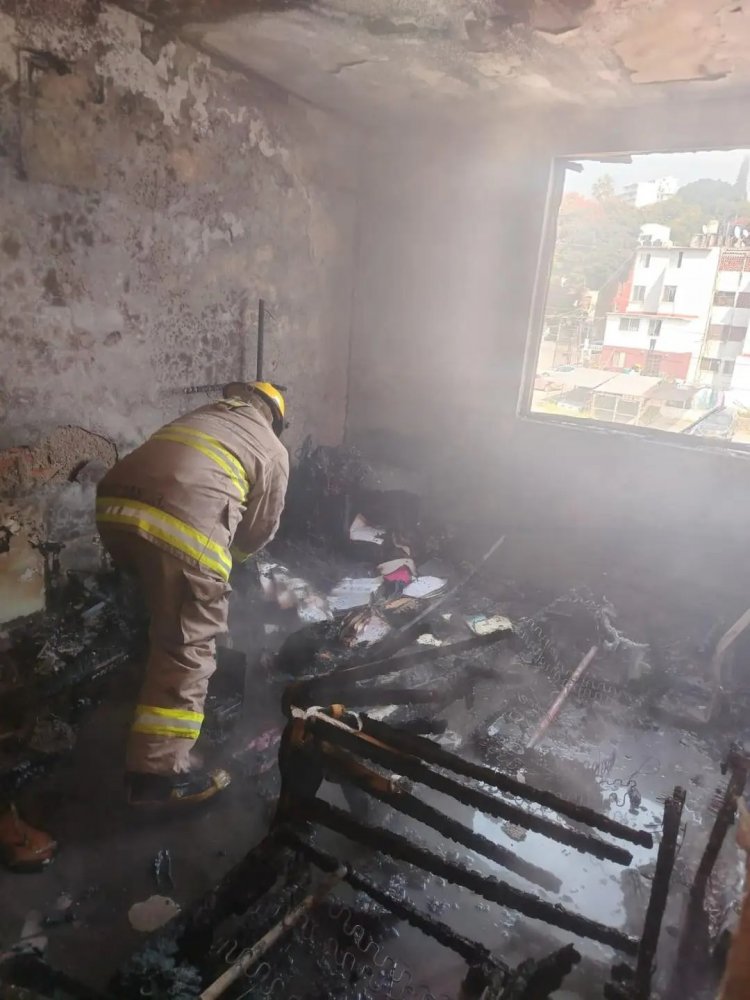 Se prendió vivienda en Lomas de  Cortés; intervinieron los bomberos
