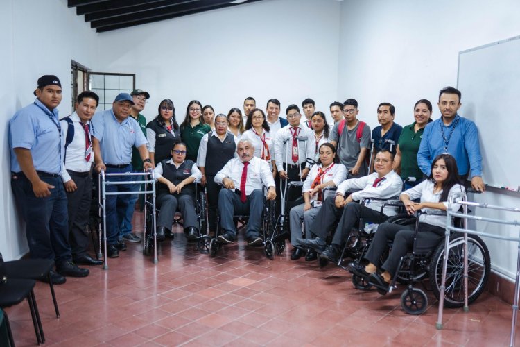 Talleres para mejor atención a personas con discapacidad