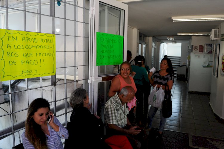 Con paro, fuerzan empleados  de salud el pago de quincena
