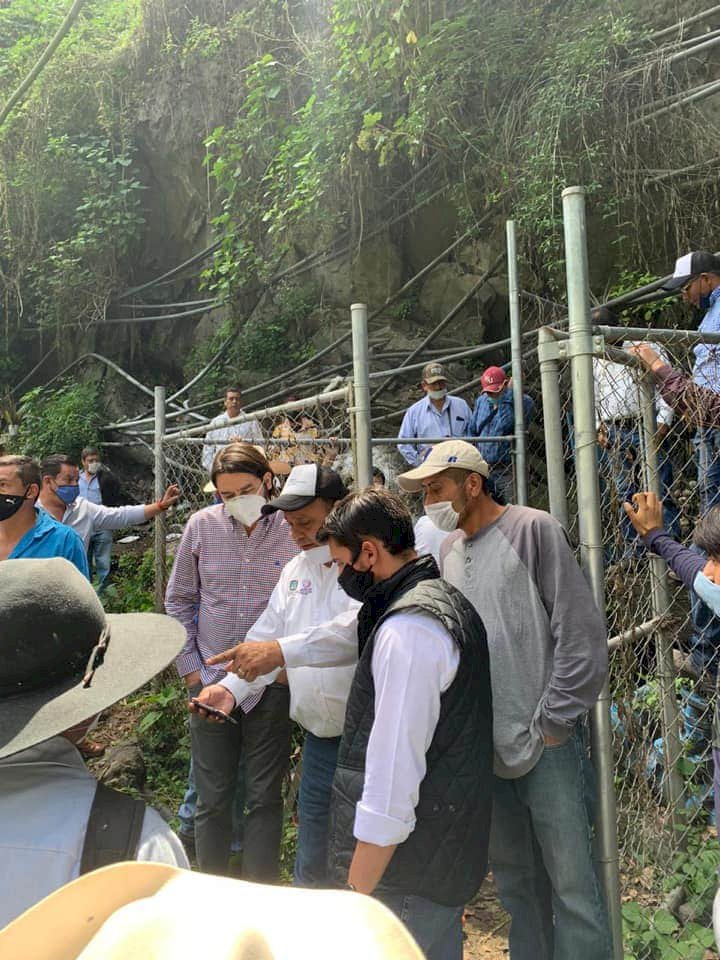 Retienen y liberan a funcionarios federales en Tetela del Volcán