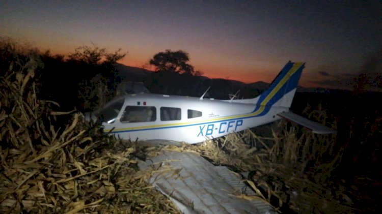 De milagro, salvan la vida dos personas cuya aeronave cayó