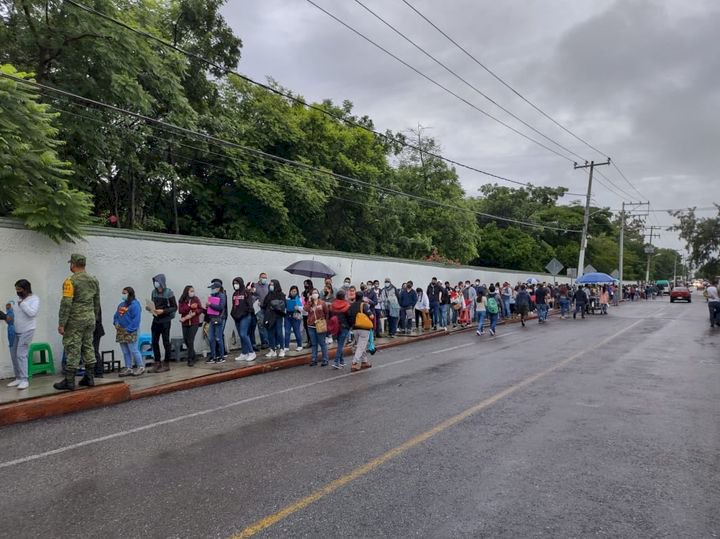 Módulos de vacunación ubicados en  diferentes municipios lucieron llenos