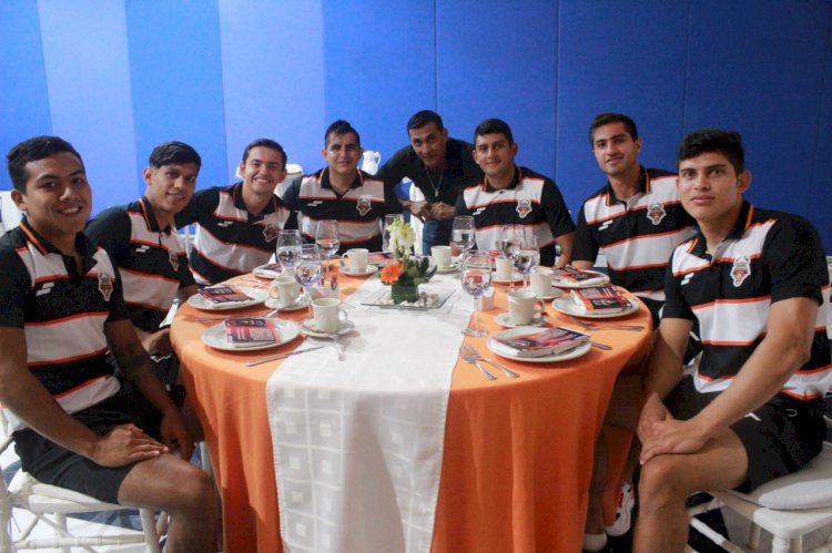 Presentan oficialmente al equipo Escorpiones FC.