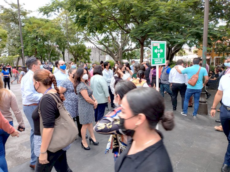 Funciona simulacro en oficinas de gobierno